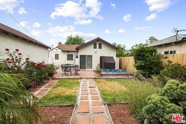 Building Photo - 4753 Saloma Ave