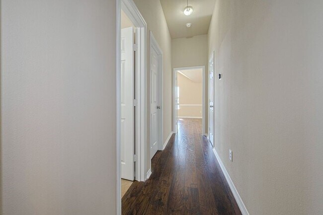 Building Photo - 2206 Grand Shore Ct