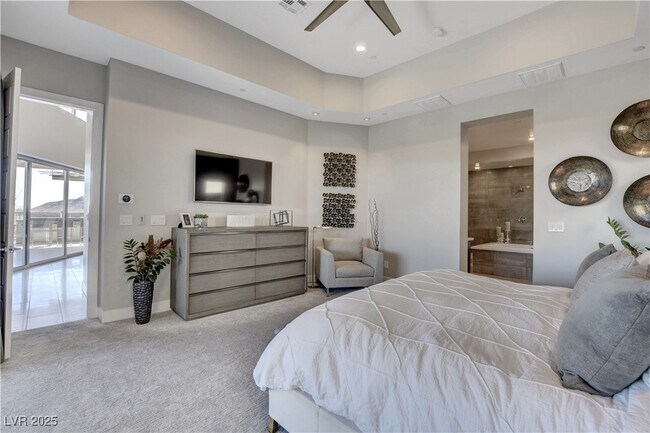 Building Photo - 6300 Clovis Point St