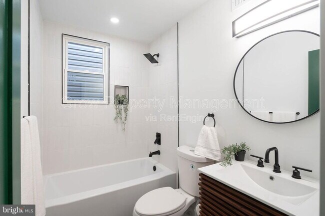 Building Photo - 2018 S 8th St