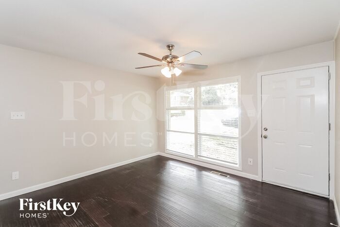 Building Photo - 2296 Lakewood Dr NW