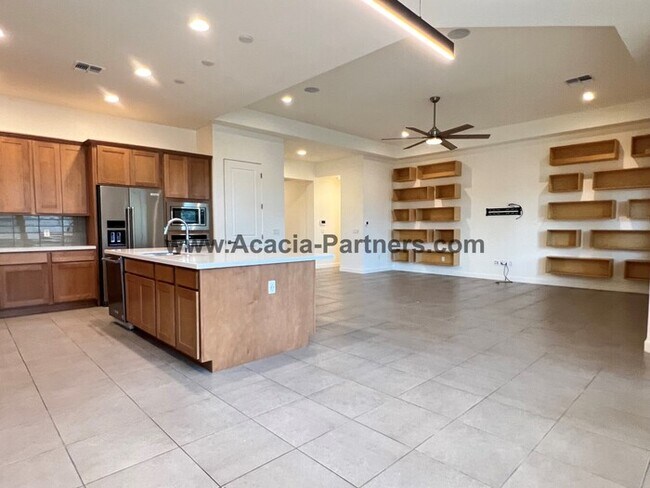 Building Photo - Four Bedroom Home in the Gated Sam Hughes neighborhood.