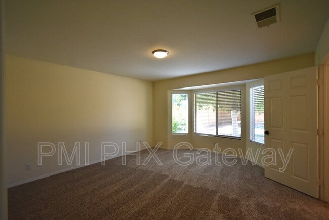 Building Photo - 2895 E Toledo Ct