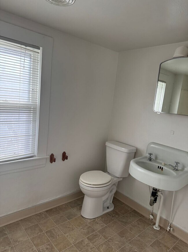 Building Photo - 1412 1/2-621 N Wahsatch Ave