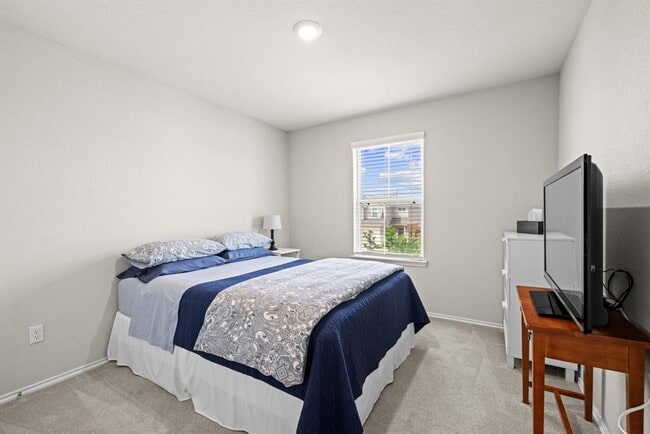 Building Photo - 416 Bella Luna Way