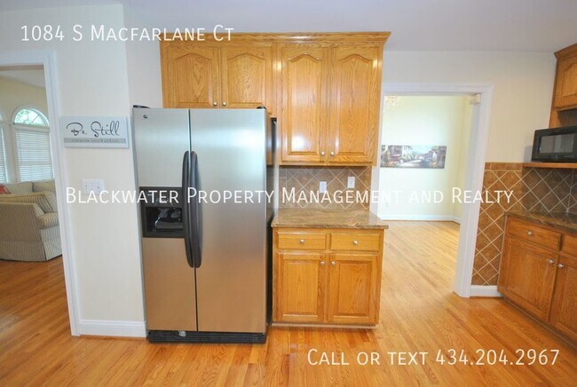 Building Photo - Beautiful Home in Lake Vista