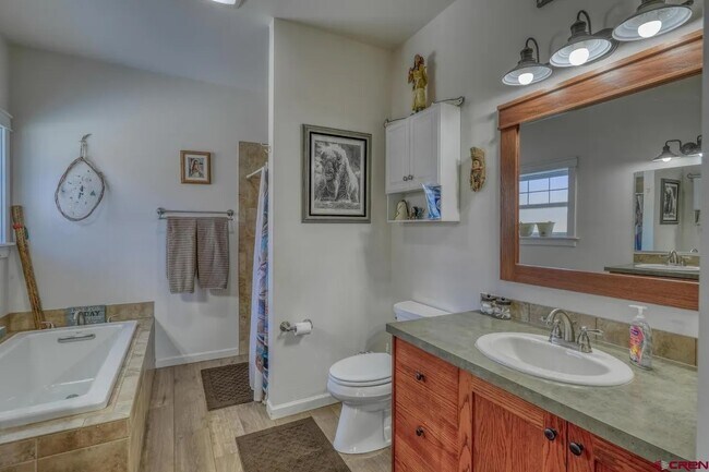 Building Photo - 420 Ponderosa Dr