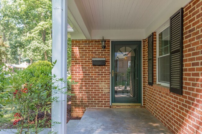 Building Photo - 3408 Kirby Dr
