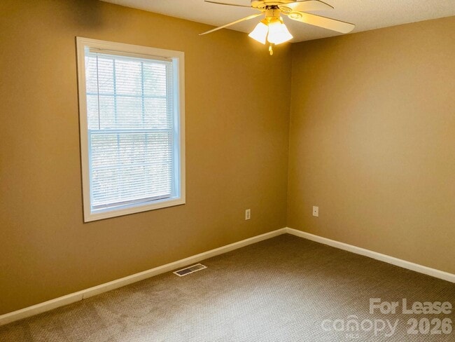 Building Photo - 6383 Kidville Rd