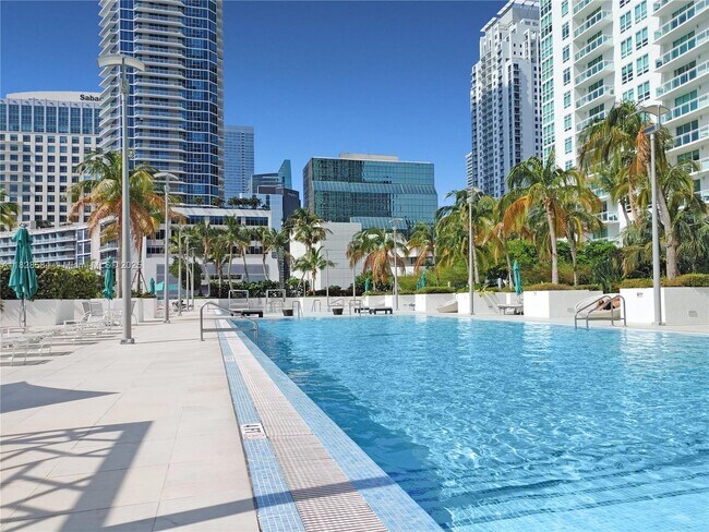 Building Photo - 950 Brickell Bay Dr