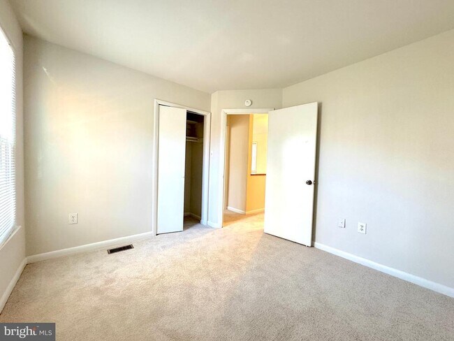 Building Photo - 12214 Dapple Gray Ct