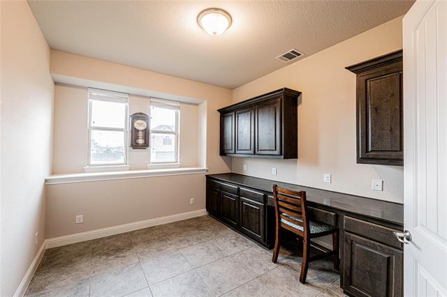 Building Photo - 2320 Lewis Canyon Dr