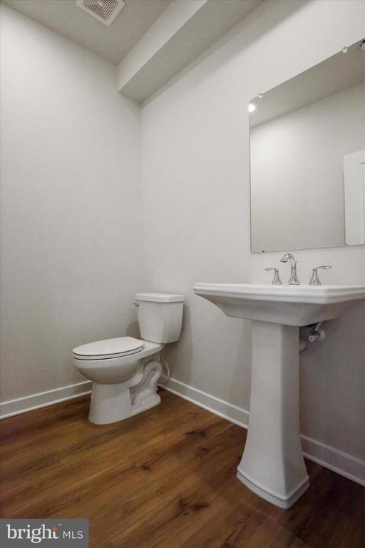 Building Photo - 308 Bennetts Ct