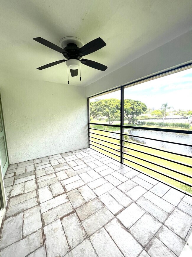 Building Photo - 2 Vía De Casas Sur