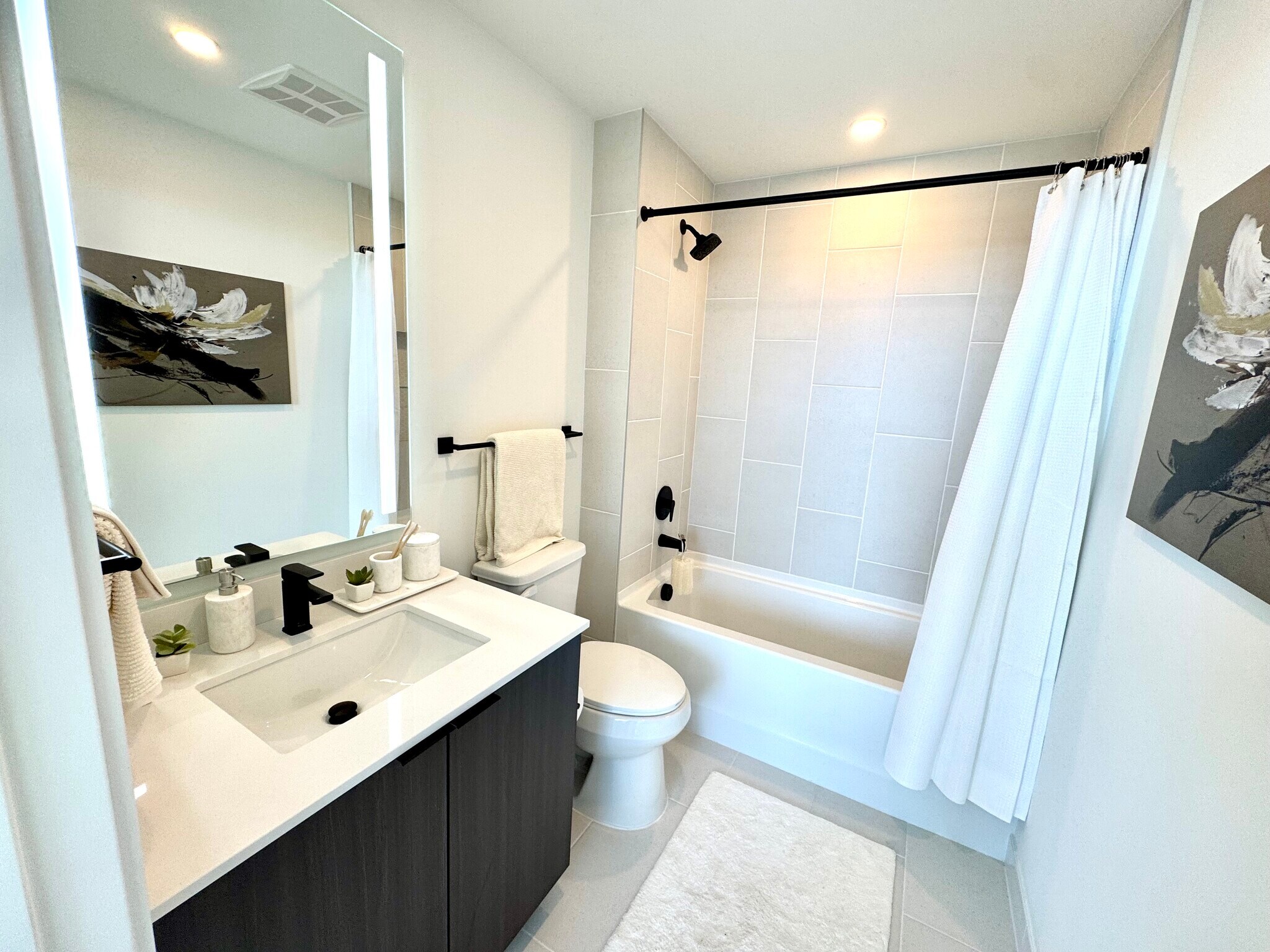 Building Photo - 1940 NW 2nd Ct