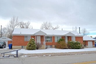 Building Photo - 3725 Quincy Ave