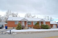 Building Photo - 3725 Quincy Ave