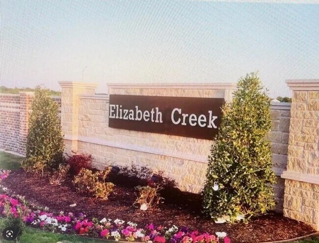 Building Photo - 3 Bedroom Home in Trails of Elizabeth Creek