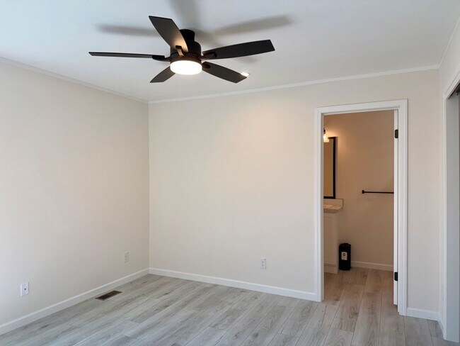 Building Photo - 443 Ranee Loop