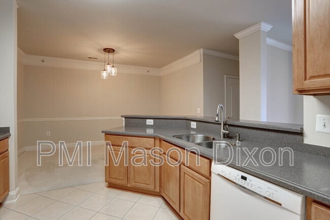 Building Photo - 5801 Clipper Ln