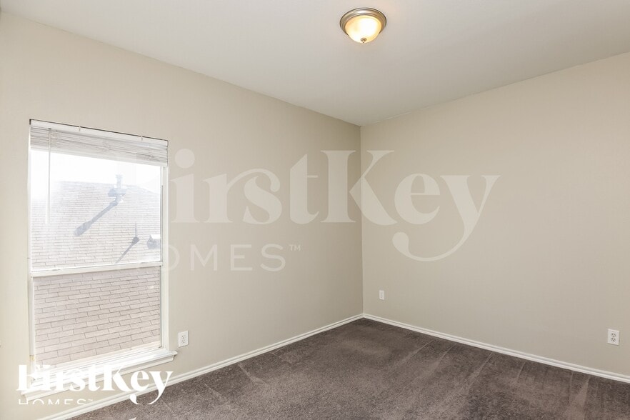 Building Photo - 6321 Melanie Dr