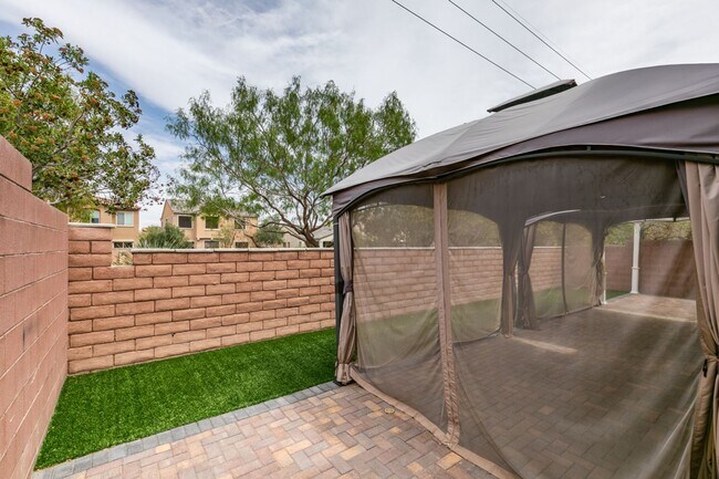 Building Photo - 3- Bedroom, 2- Bathroom home in Mountain's...