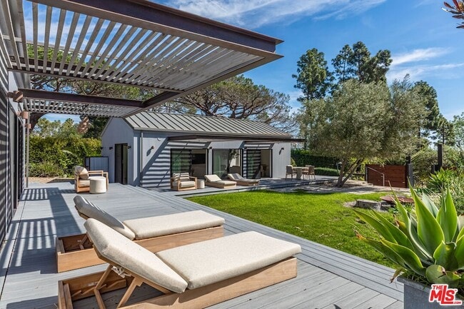 Building Photo - 28036 Sea Ln Dr