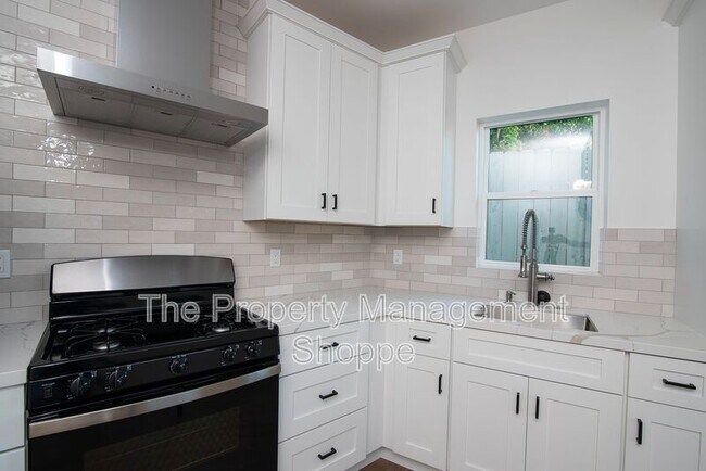 Building Photo - Live Oak 31B