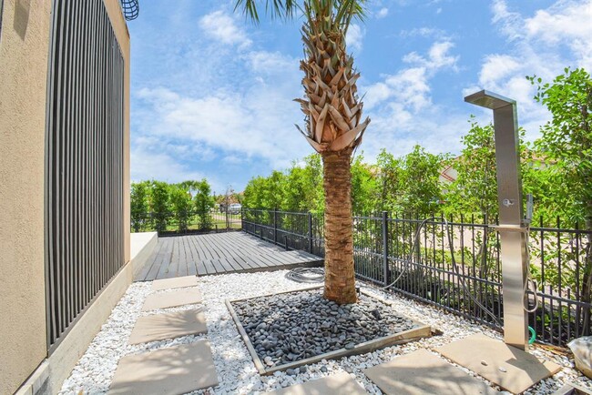 Building Photo - 19059 Windsor Palms Dr