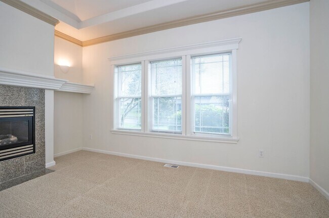 Building Photo - Beautiful Craftsman Home for Rent on Fox Island