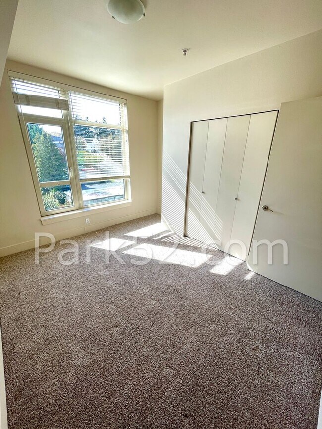 Building Photo - 1 Bedroom Condo in Downtown Tacoma