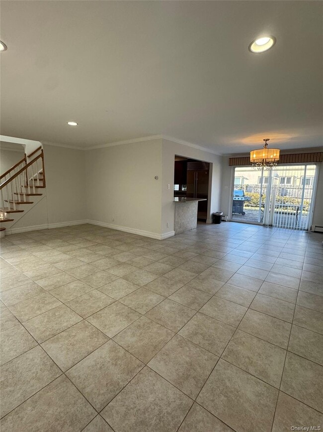 Building Photo - 12 Chadwick Rd