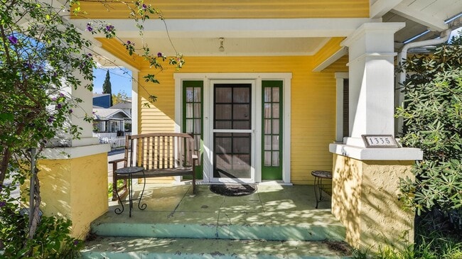 Building Photo - Wonderful Two Bedroom Home for Rent Long Beach