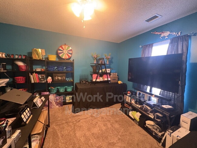 Building Photo - 1335 Pinyon Pine Dr