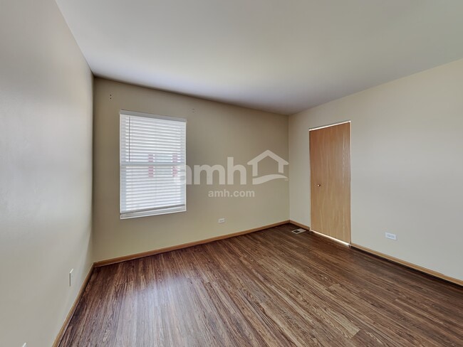 Building Photo - 1708 Lake Pointe Ct