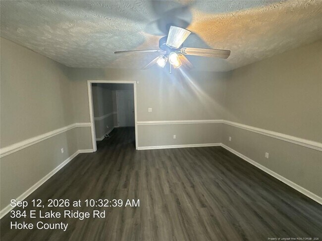 Building Photo - 384 E Lake Ridge Rd