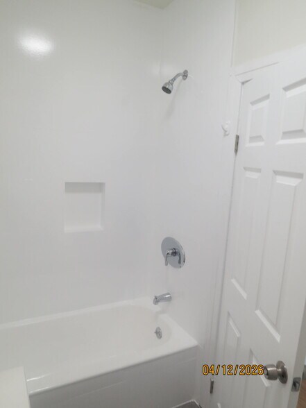 Building Photo - 2045 S Harcourt Ave