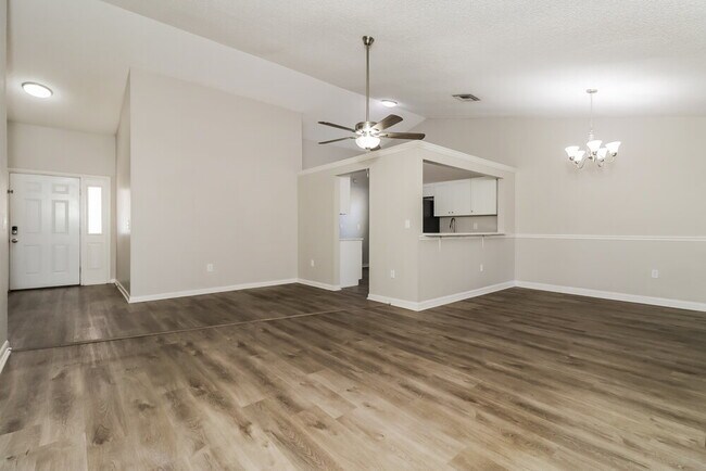 Building Photo - 7964 Putnam Cir