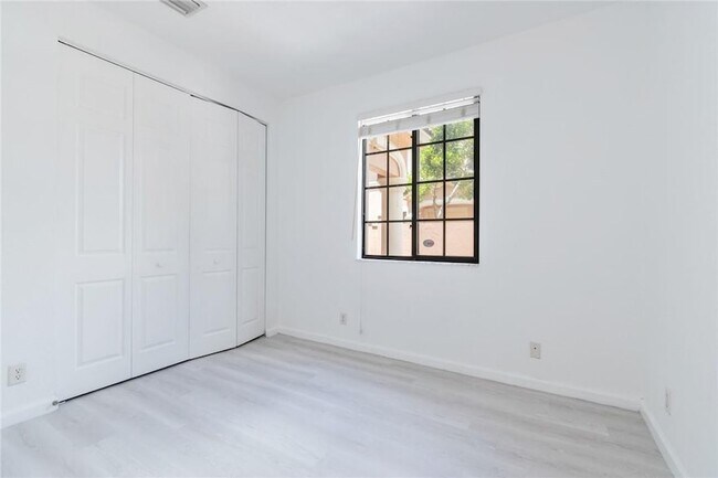 Building Photo - 2692 Center Ct Dr