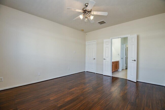 Building Photo - 6738 Chester Oak Dr