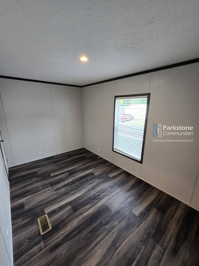 Building Photo - 2420 Emery Hills Dr
