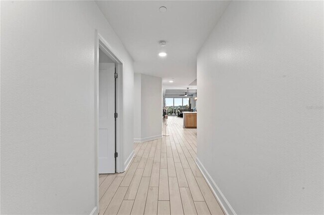 Building Photo - 125 Island Way