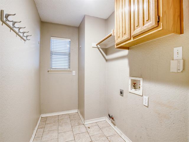 Building Photo - 4806 Highlands Dr