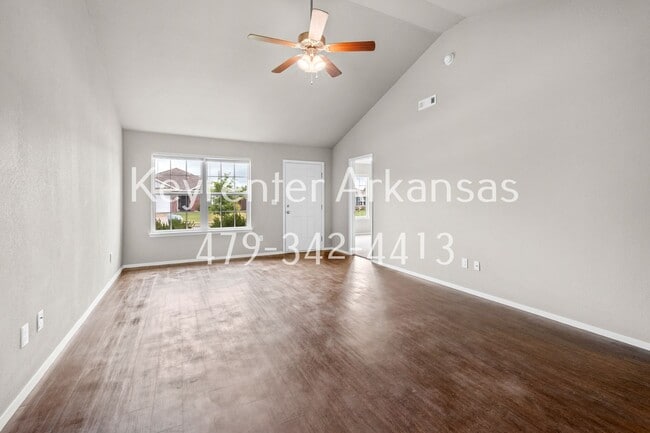 Building Photo - Gorgeous 4 bedroom home!