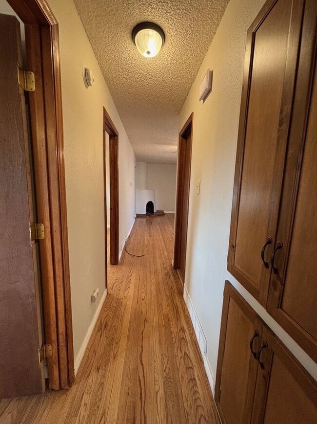 Building Photo - Ranch Style Home - 3 Bed 1 Bath  - MileStone Real Estate Services