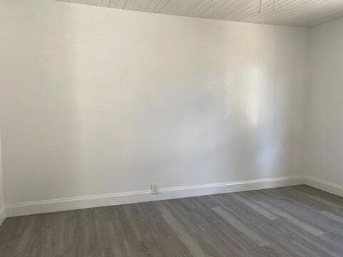 Building Photo - 1102 Ave G