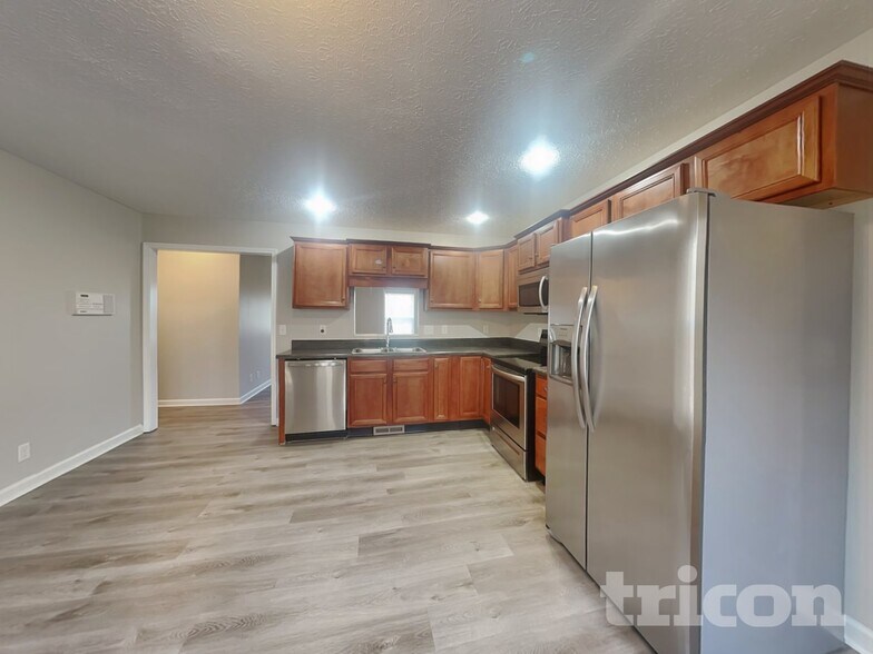 Building Photo - 2700 Cider Dr