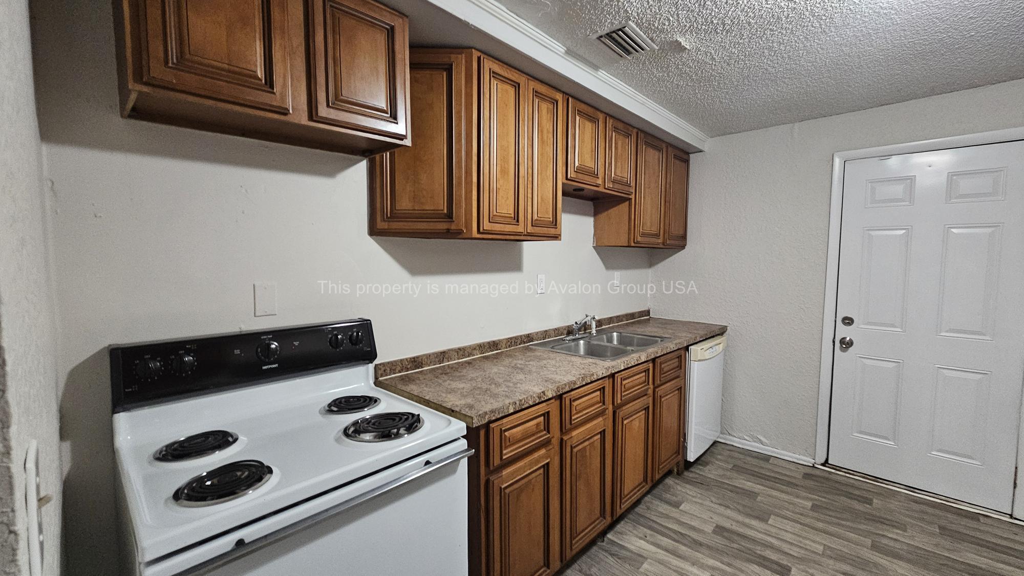 Building Photo - 9658 Gibson Ave