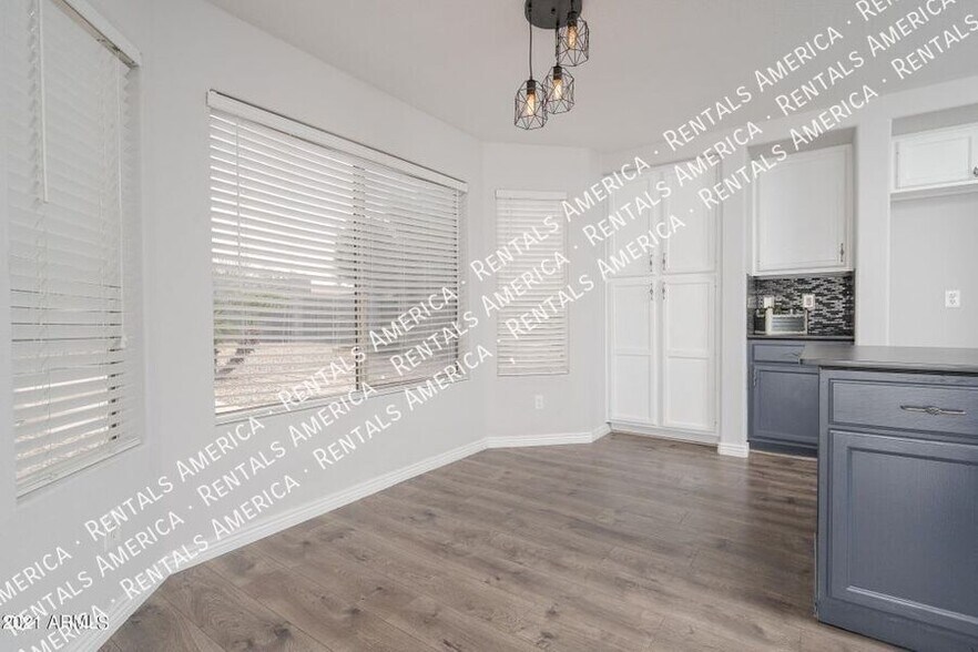 Building Photo - 6013 S Danielson Way