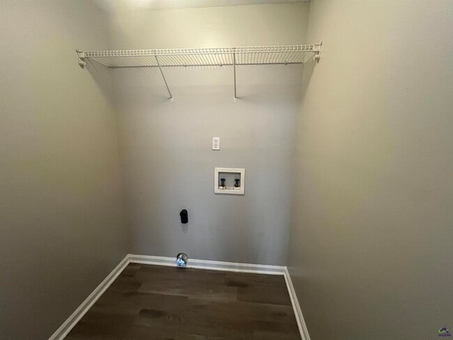 Building Photo - 215 Haverhill Cir